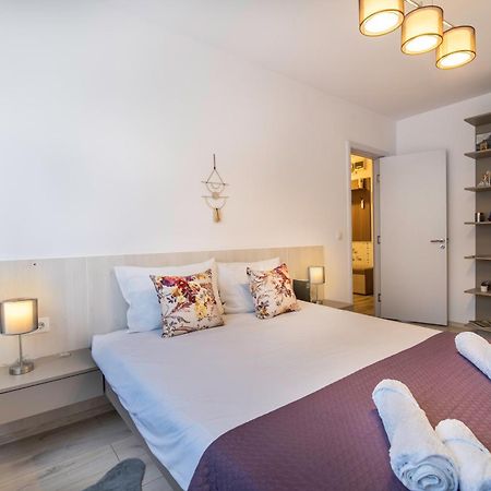 Springhome - Cozy Apartment With Balcony & Parking Braşov Eksteriør bilde