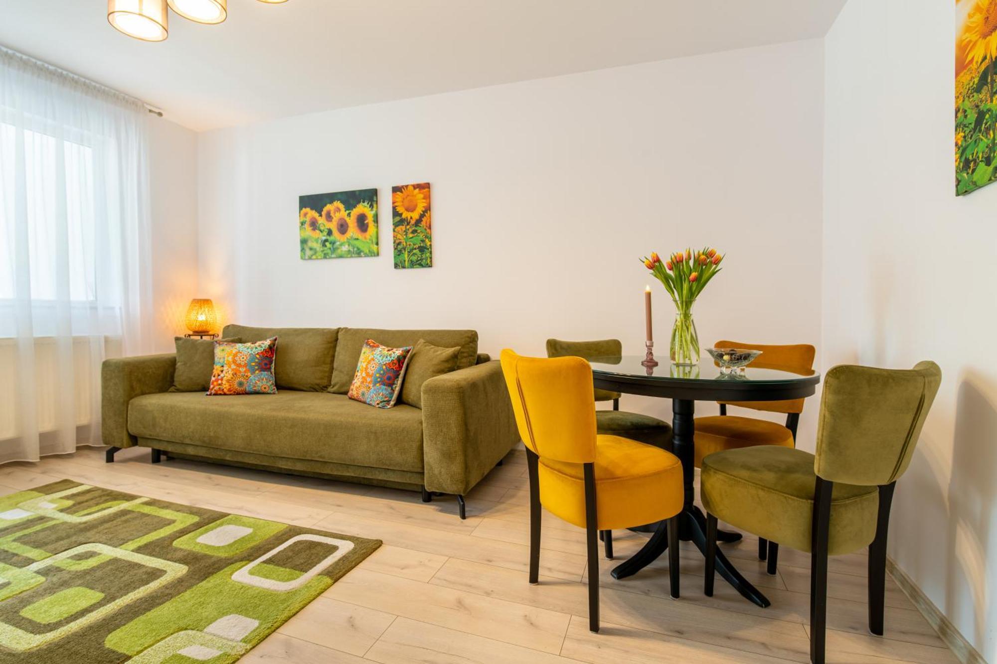 Springhome - Cozy Apartment With Balcony & Parking Braşov Eksteriør bilde