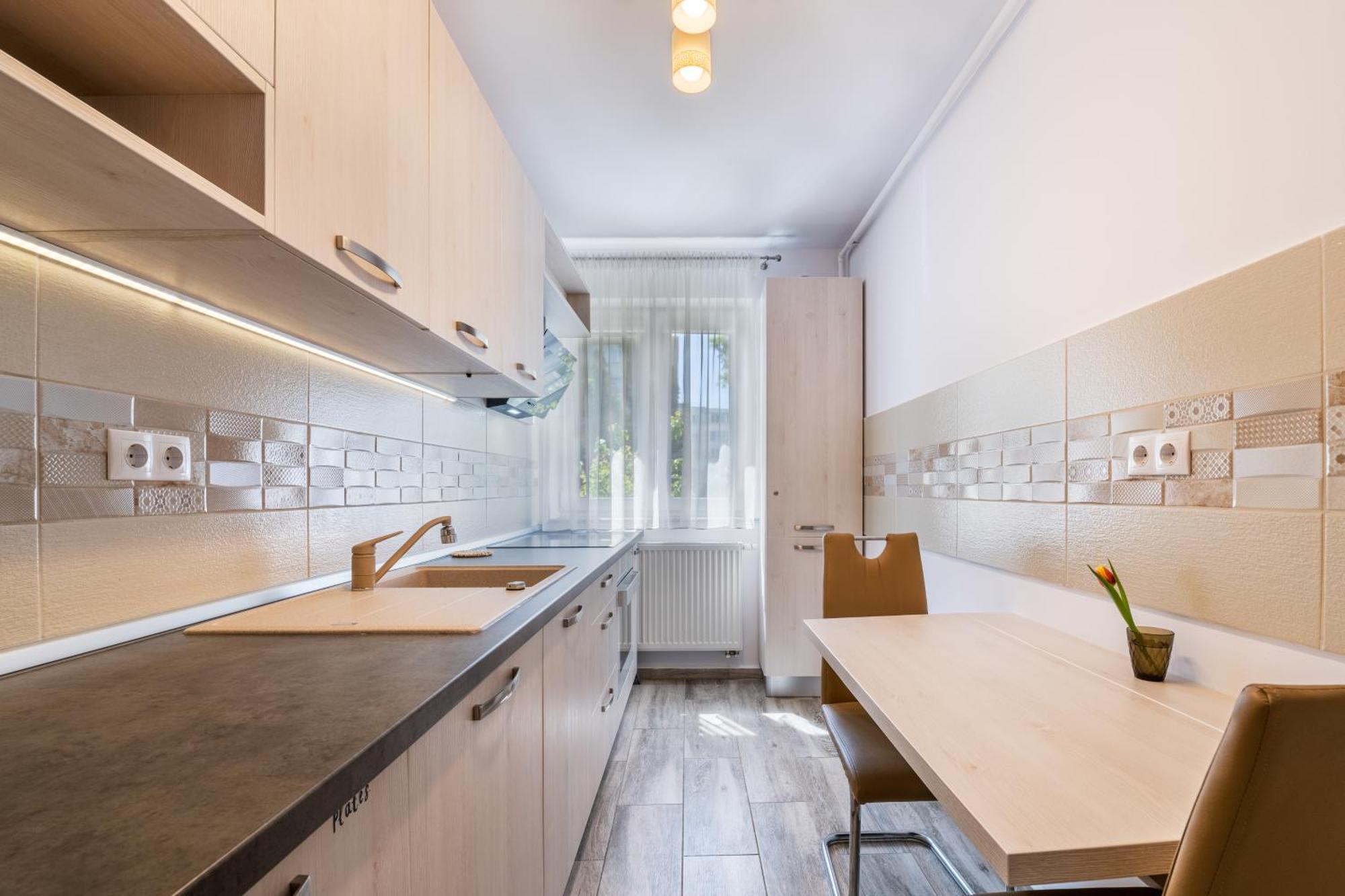 Springhome - Cozy Apartment With Balcony & Parking Braşov Eksteriør bilde
