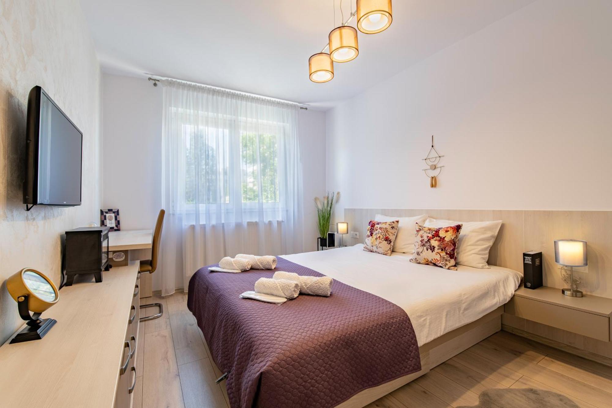 Springhome - Cozy Apartment With Balcony & Parking Braşov Eksteriør bilde