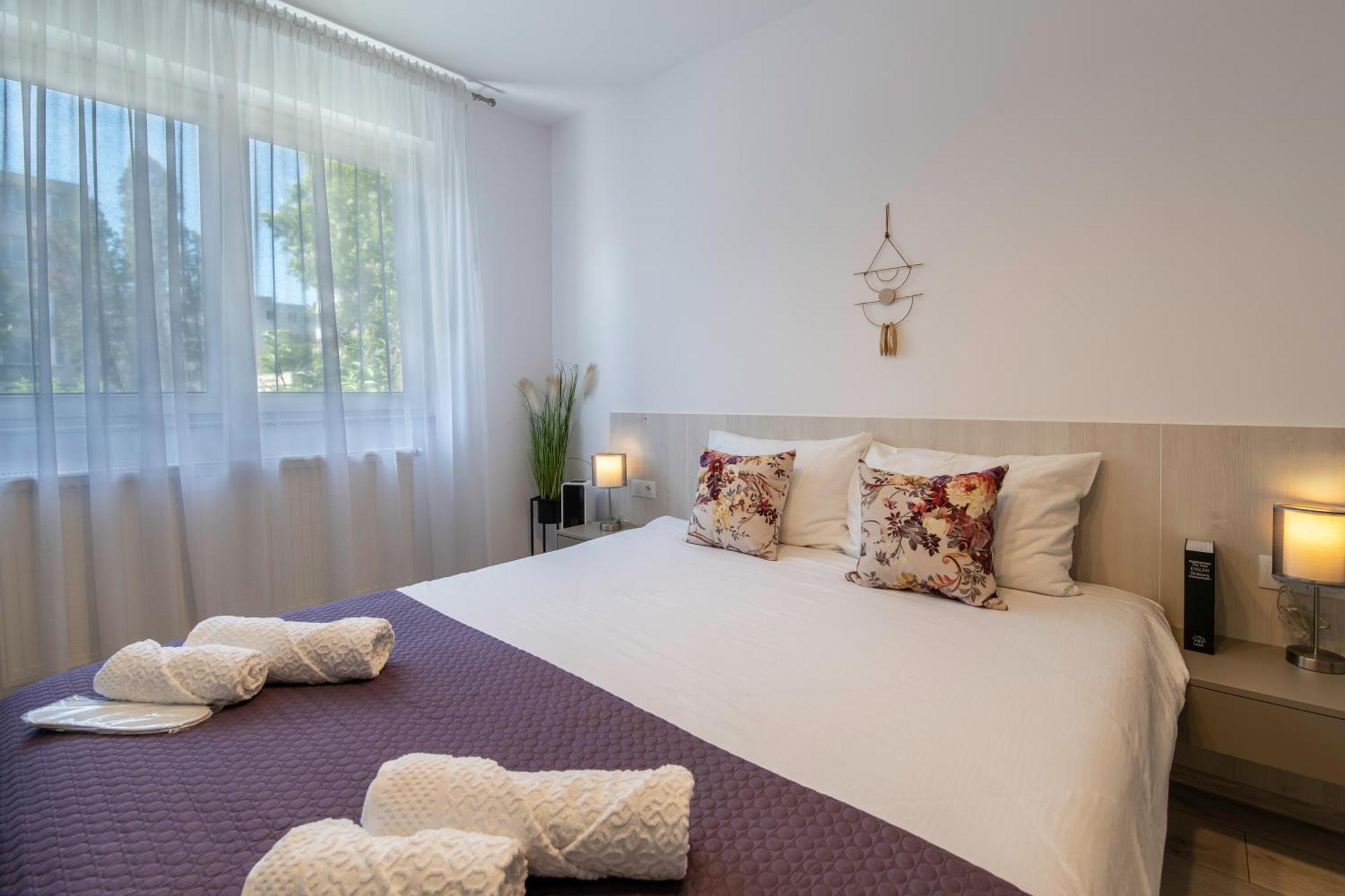 Springhome - Cozy Apartment With Balcony & Parking Braşov Eksteriør bilde