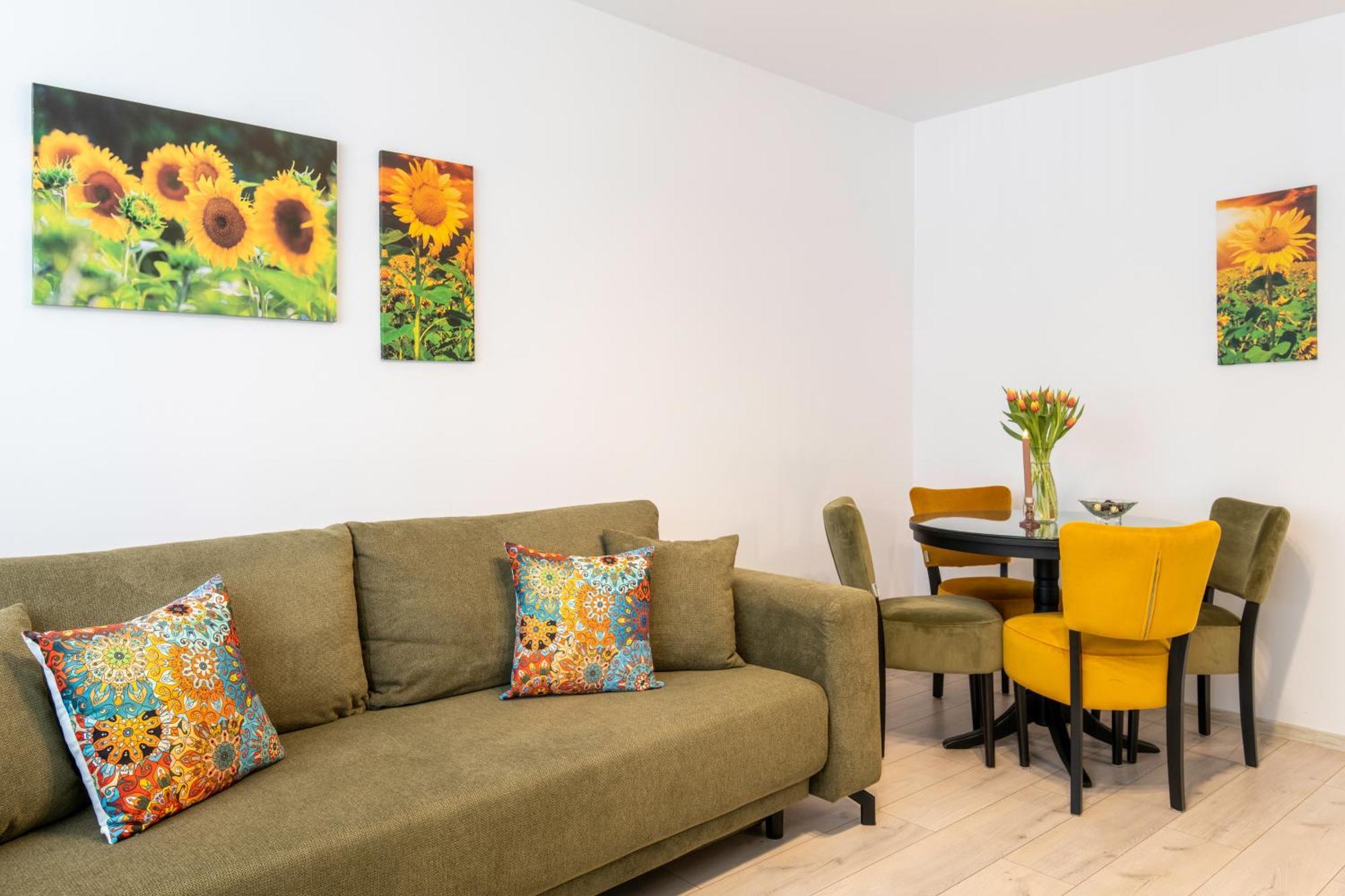 Springhome - Cozy Apartment With Balcony & Parking Braşov Eksteriør bilde